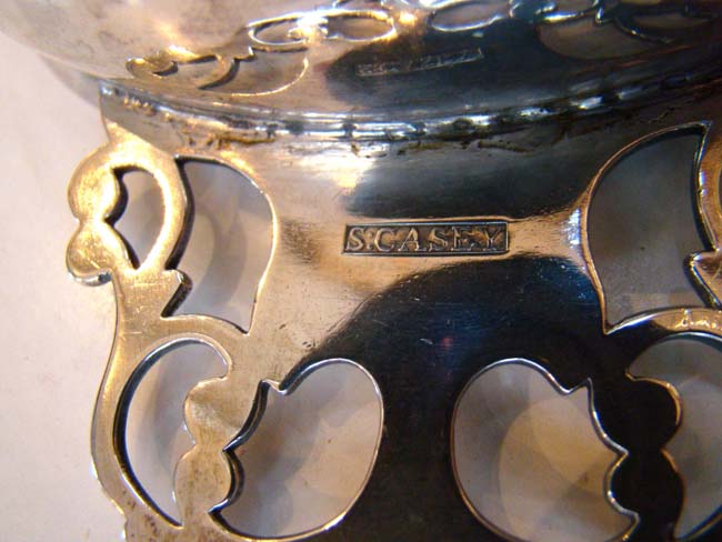 A rare pair of American Porringers by Samuel Casey, South Kingston, Rhode Island, circa 1750 — image 6